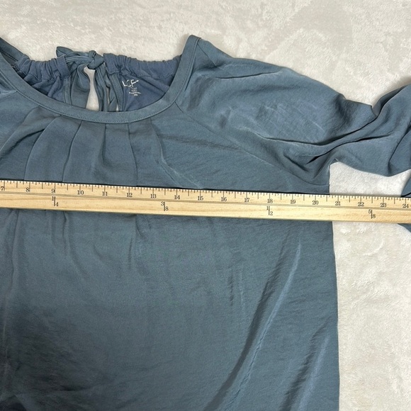 LOFT Blue Cuffed Sleeve Pleated Blouse - Picture 5 of 8
